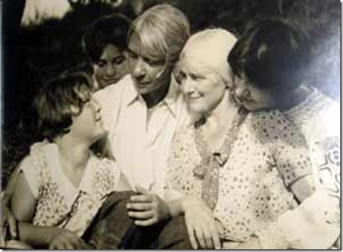 Sandburg Family with Helga Sandburg on the left