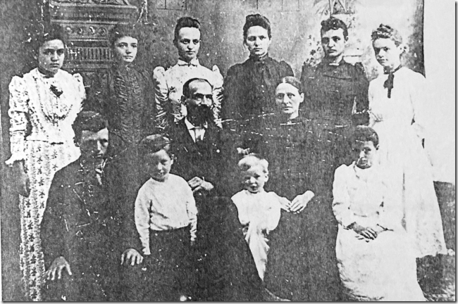 David and Susan Hudson's Family with 11 kids 768