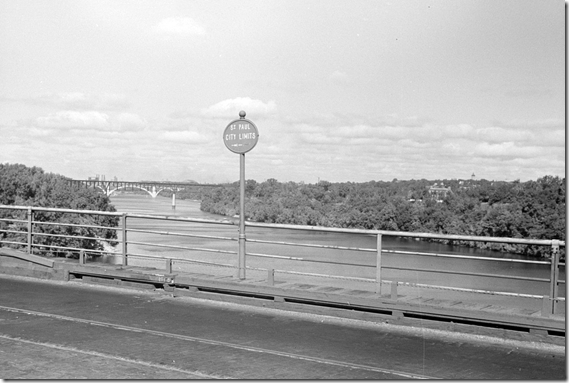 st paul border sign on bridge